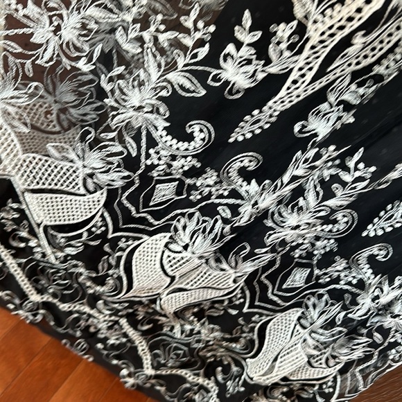 Marchesa Notte Embroidered Swiss Dot Tulle Gown size 4 - Picture 13 of 13